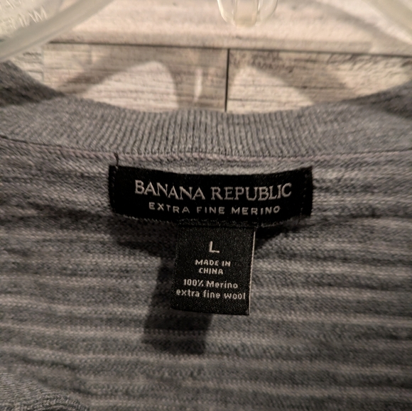 Banana Republic Charcoal Striped Henley Shirt Size Large - Picture 4 of 5